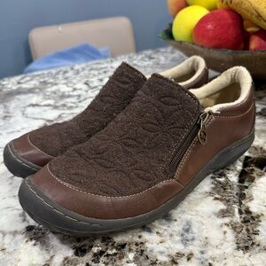 JBU Memory Foam Shoes woman’s size 10